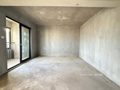 融創(chuàng)玖溪大觀 中層  毛坯三房 南北通透 配一車位  證齊全-莆田二手房