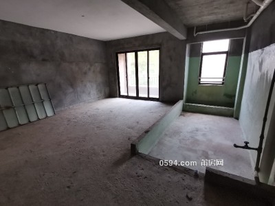 城北性價(jià)比高低首付！歐氏領(lǐng)秀別墅使用面積多！用套房?jī)r(jià)-莆田二手房