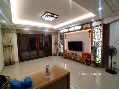 聯(lián)發(fā)君領(lǐng)綬溪旁 電商別苑 中層精裝三房 雙陽(yáng)臺(tái) 價(jià)格可談-莆田二手房