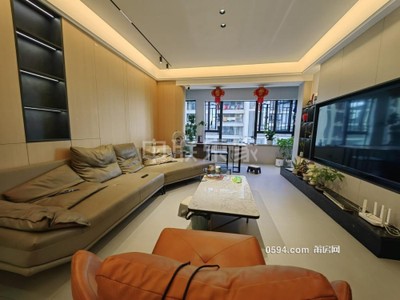 撿 萬(wàn)達(dá)旁 玖璽一期 四房 豪裝9成新 頭排南北東僅14000-莆田二手房