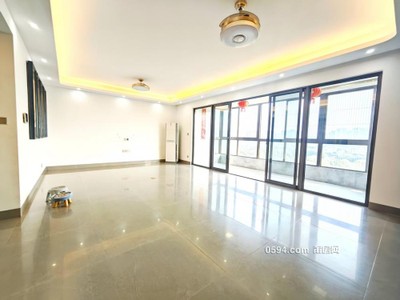 頭排溪景4房，精裝修帶保姆間，大平層即買即住，九華廣場-莆田二手房