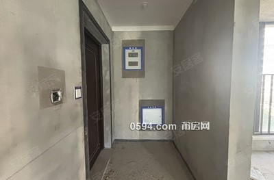 房東誠(chéng)心賣 年前加送一個(gè)車位 買3房的價(jià)格買4房 很-莆田二手房