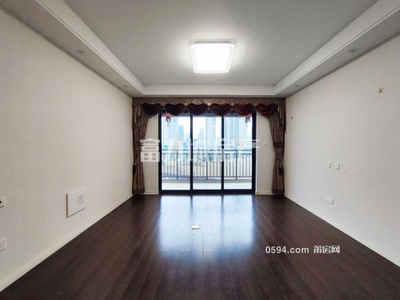 低總價頭排 萬科七期 精裝四房三面采光保持很新-莆田二手房