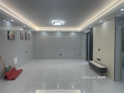 頂墩學(xué)校旁3室2廳2衛(wèi) 低總價(jià) 113.5平 98萬 澄湖小區(qū)-莆田二手房