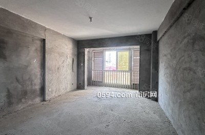 誠意出售單價(jià)低 聯(lián)創(chuàng)國際融創(chuàng)大觀對面木蘭溪畔肖厝佳園4-莆田二手房