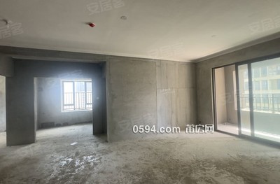 低單價(jià)三面采光 緊俏步行街旁龍德井小區(qū)全明戶型4房2廳2衛(wèi)-莆田二手房