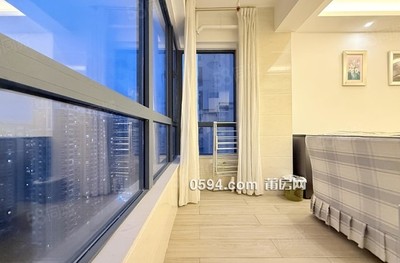 萬(wàn)達(dá)中央華城 高樓層視野無(wú)遮擋 電梯房 裝修豪華保養(yǎng)好-莆田二手房