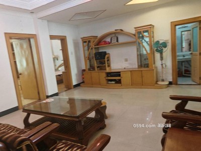 鳳凰山附近環(huán)境優(yōu)美，空氣清新，交通便利，黃金層次，大-莆田二手房