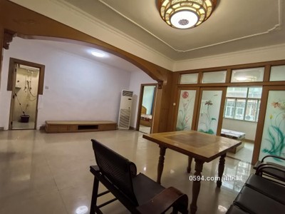 1300，陽光足足，運(yùn)動(dòng)6層，共8層。-莆田租房