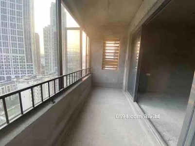 融僑碧桂園鉑玥府 頂層邊套虧本出18000 毛坯4房行政中心市政-莆田二手房