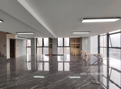 樓中樓精裝辦公，帶隔間，中央空調(diào)。適合電商人多，公司-莆田租房