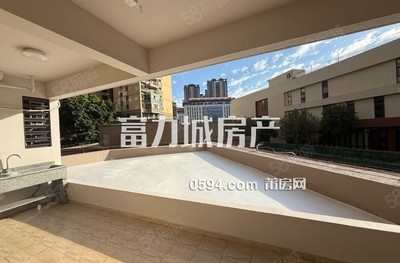 門口是中山分校萬科七期送一個很大的露臺別人用不到-莆田二手房