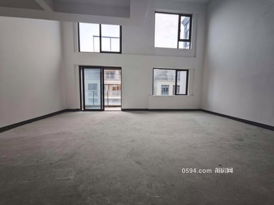 城南高端小區(qū)融創(chuàng)蘭溪大觀疊墅使用面積大有露臺(tái)陽光房550w-莆田二手房