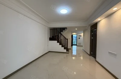 保利金香檳 高層復(fù)式 贈(zèng)送車(chē)位 帶產(chǎn)權(quán) 房東誠(chéng)意出售 中山校-莆田二手房