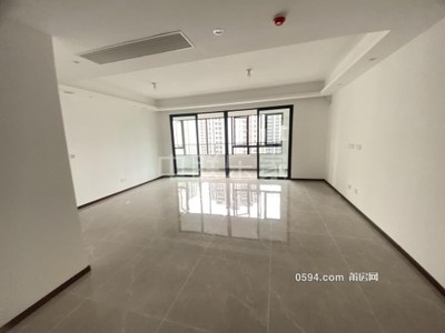 萬(wàn)達(dá)邊上中南瓏禧臺(tái)精裝未入住四房一梯一戶(hù)邊套南北通透-莆田二手房