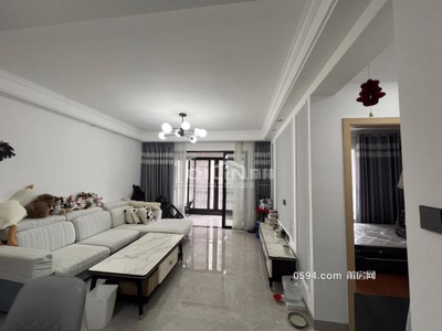 正榮府 滿二 雙衛(wèi)生間 裝修好 電梯房 產(chǎn)權(quán)清晰 交通便捷-莆田二手房