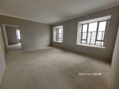 萬達(dá)對面 瓏泉雅郡 3房2廳毛坯房 三面光 每平方僅售8700元-莆田二手房