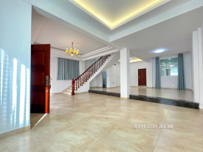 市政府檢察院~石頂別墅，帶庭院帶露臺，電商辦公直播-莆田租房