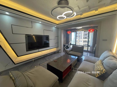 正榮府--房東60萬(wàn)豪裝4房2廳--三面光僅16500元--誠(chéng)意賣價(jià)可刀-莆田二手房