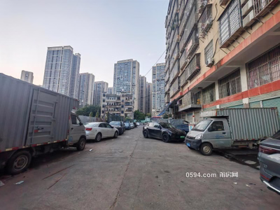 辦公倉(cāng)庫(kù)  工地宿舍房 安泰小區(qū) 建發(fā)璞云旁邊 大平層6房-莆田租房