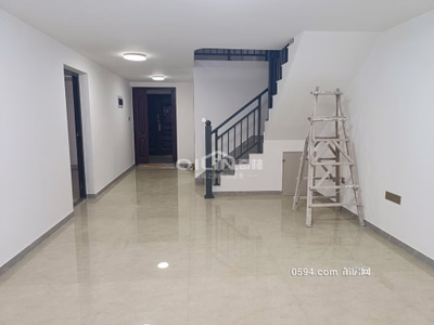 整租市中心 雙洋環(huán)球廣場(chǎng) 精裝2房 寫(xiě)字樓 辦公居住拎包入住-莆田租房