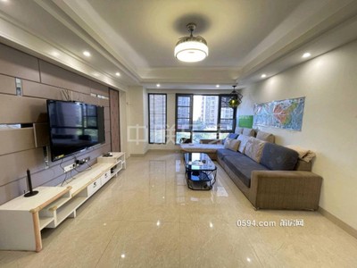 皇庭駿景 精裝修 3室2廳2衛(wèi) 176萬 136平 一平方12999-莆田二手房