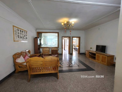 大面積 3室2廳2衛(wèi) 租金1500元 150平-莆田租房