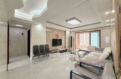 急賣！萬達(dá)廣場中層 二次精裝修 邊套南北東三面采光南-莆田二手房