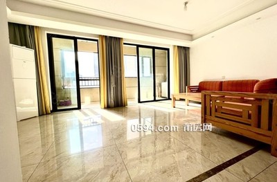 13000多撿 萬達旁零 攤 兩個大陽臺 樓中樓 四房三衛(wèi)-莆田二手房