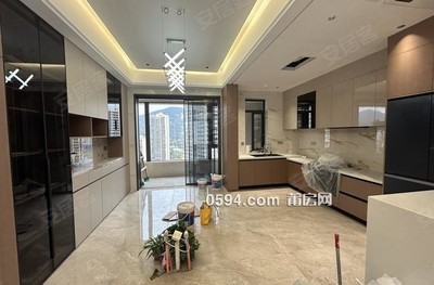 新出萬(wàn)達(dá) 大平層 豪華精裝未入住  贈(zèng)送車(chē)位 直接南門(mén)-莆田二手房