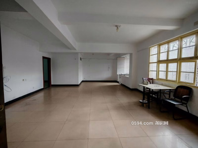 龍橋街道勝利北街--興安三中學(xué)校--中層框架簡裝3房僅5125元-莆田二手房