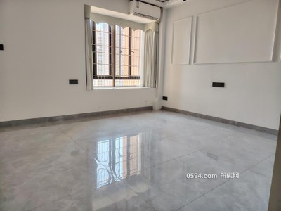 梅峰中山玉湖分校 俯瞰壺公山木蘭溪 張鎮(zhèn)水鄉(xiāng) 精裝三房-莆田二手房