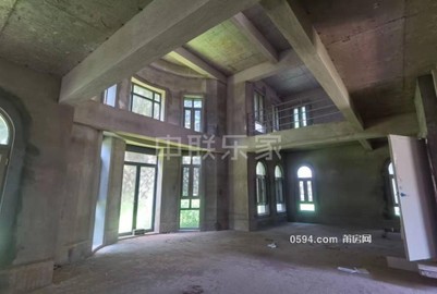 鳳凰山鉑郡獨棟別墅 占地面積還大 小區(qū)里性價比很高 2100萬-莆田二手房