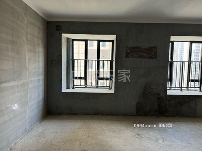 讀南門木蘭分校 瓏泉雅郡高層 毛坯大三房 三面光 證件齊全-莆田二手房