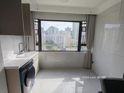 【攬?jiān)潞劳ァ咳f達(dá)商圈南湖公園溫馨三房居家自住裝修-莆田租房