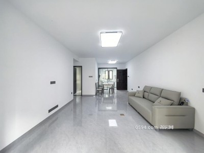 萬達(dá)旁 玖璽正榮府 4室2廳2衛(wèi) 129平 租金2900元-莆田租房