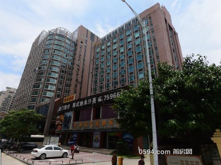 萬通小希爾頓公寓