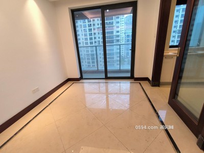 融創(chuàng)
溪大觀高端小區(qū)大四房精裝修一平米就1萬(wàn)7-莆田二手房