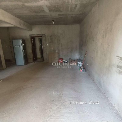 市區(qū)城北圳湖華苑小高層電梯中層毛坯2房總價(jià)才40多萬證滿2-莆田二手房