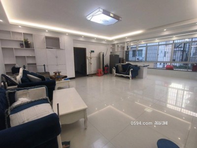 市中心九五醫(yī)院附近大面積 租金2200元 城門街 148平 3室2廳2衛(wèi)-莆田租房