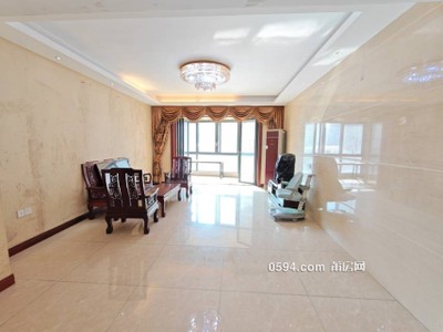 荔城實(shí)驗(yàn)一小對(duì)面東城一號(hào)大三房三衛(wèi)，可辦公-莆田租房