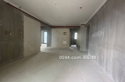 高層視野無遮擋市中心步行街龍德井小區(qū)三面光145平前后雙-莆田二手房