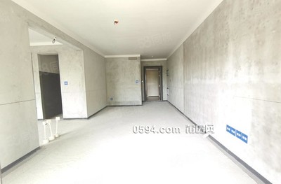 二中附近 建發(fā)磐龍府 雙衛(wèi) 有電梯 產(chǎn)權(quán)清晰 滿二 次新小區(qū)-莆田二手房