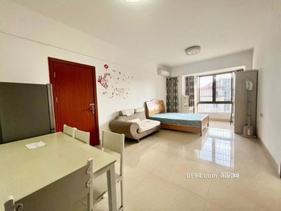 聯(lián)創(chuàng)國(guó)際廣場(chǎng) 小區(qū)1房單間公寓 小區(qū)環(huán)境 優(yōu)美  油畫(huà)城對(duì)面-莆田租房