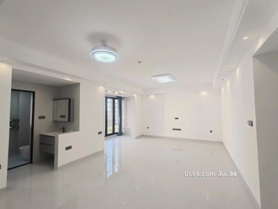 荔浦小區(qū)頭排湖景  精裝4房 中層南北通透  光線好售150萬-莆田二手房