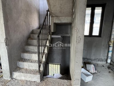 保利香檳公館 產(chǎn)權(quán)清晰 次新房 帶電梯 車位充足 朝南-莆田二手房