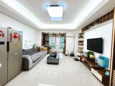 信輝一品苑---體育館附近電梯3房2廳精裝--中層采光好900元-莆田二手房