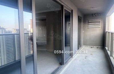 木蘭溪畔無(wú)遮擋    免過(guò)戶費(fèi)蘭溪云悅4房高層可貸款南北通透-莆田二手房