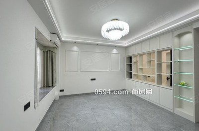 頭排視野開闊萬科城3期對面張鎮(zhèn)水鄉(xiāng)高層精裝修小3房證件-莆田二手房