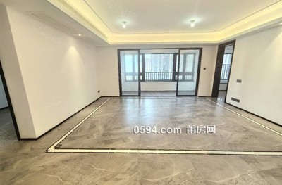 急賣！價(jià)格好說(shuō)！萬(wàn)達(dá)旁小洋樓精裝四房！拎包入??！建發(fā)-莆田二手房